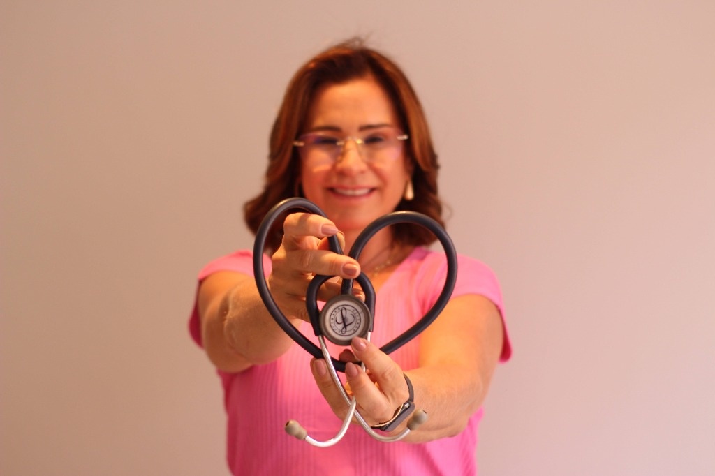 Dra. Marla Graciele - Médica Veterinária Fundadora da Medcão